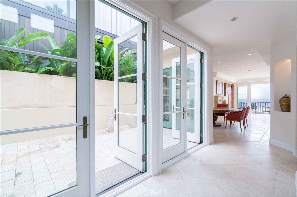Dining room, Interior, Recessed Lighting