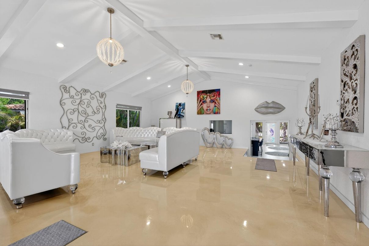 Interior, Living room, Pendant Lights, Recessed Lighting