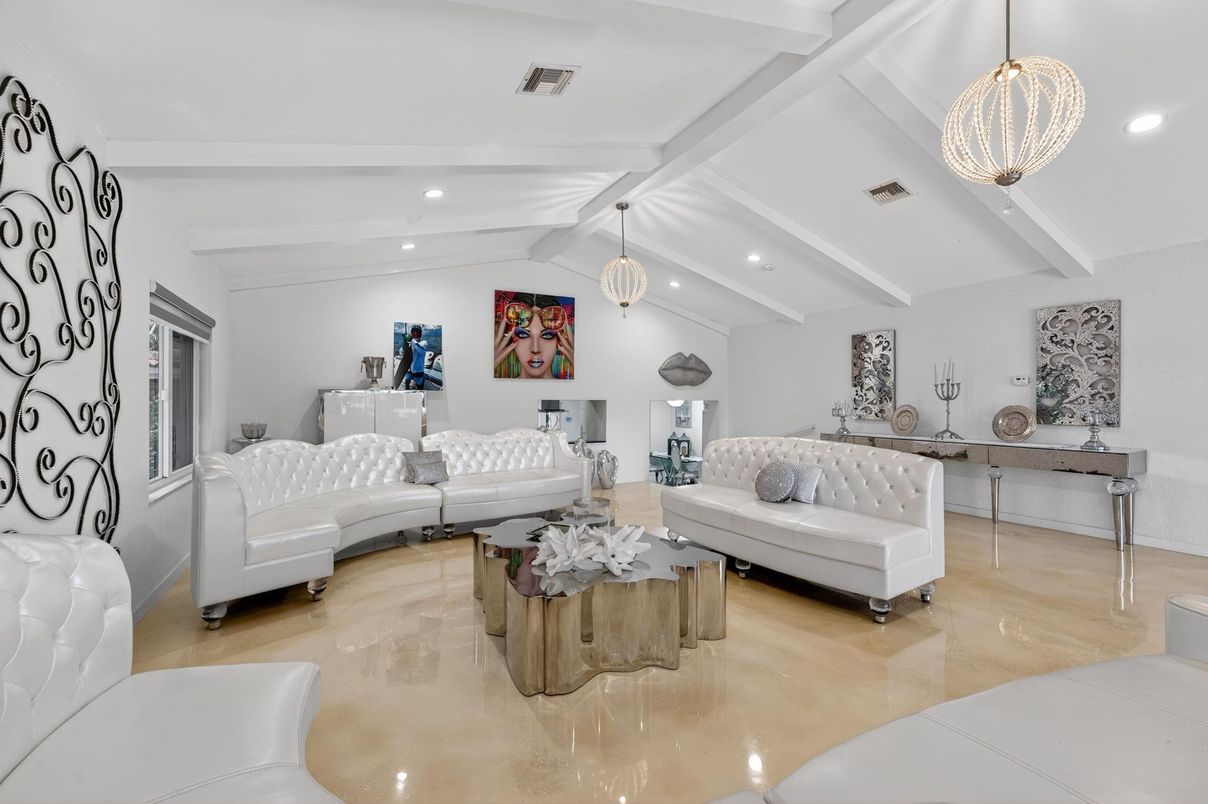 Interior, Living room, Pendant Lights, Recessed Lighting, Wood Texture Flooring