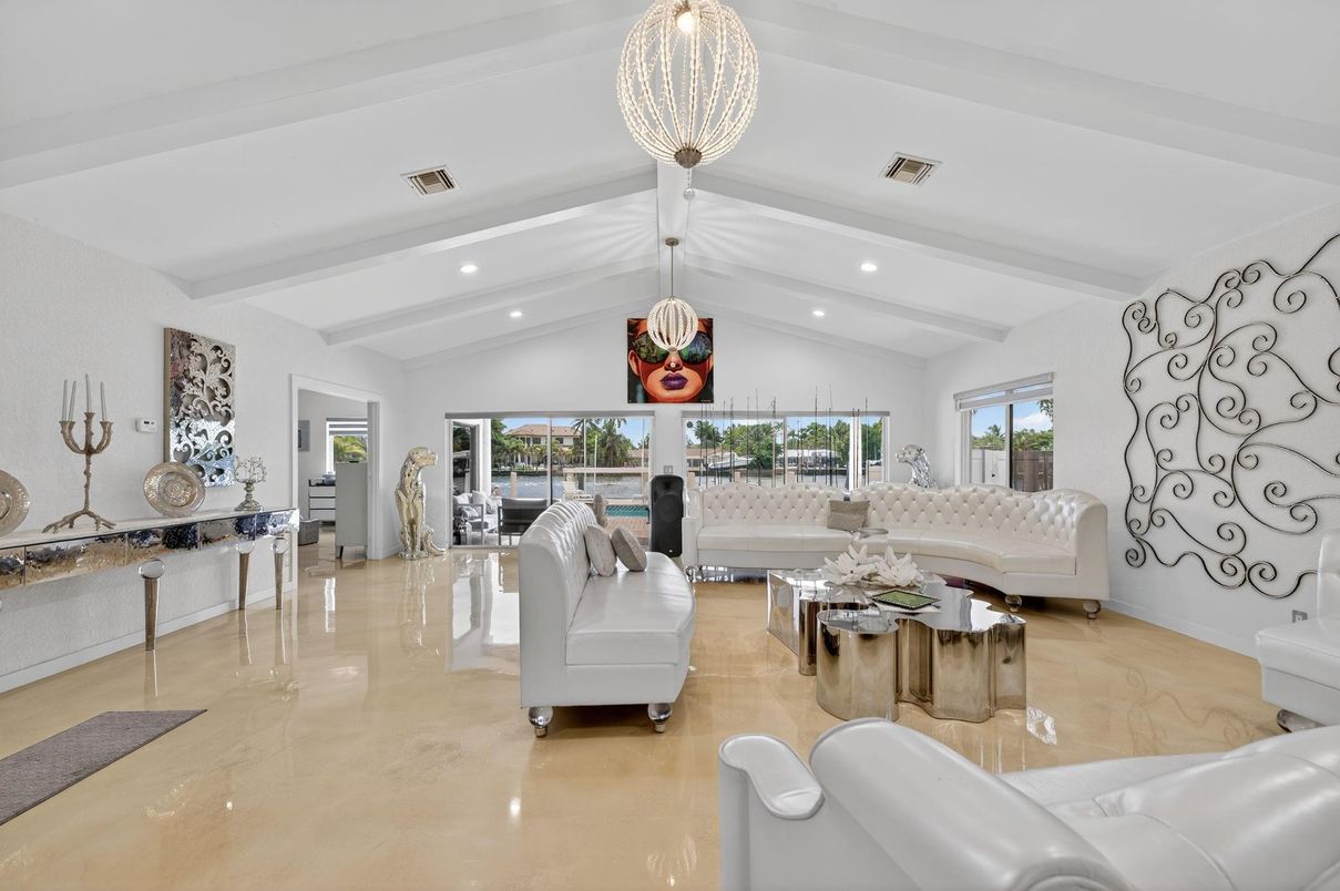 Interior, Living room, Pendant Lights, Recessed Lighting