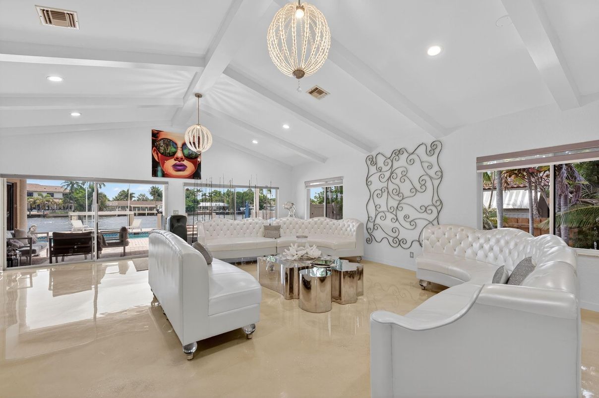 Interior, Living room, Pendant Lights, Recessed Lighting, Water