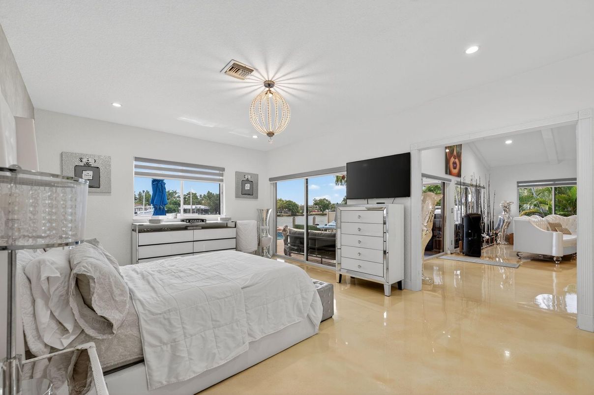 Bedroom, Chandelier, Interior, Recessed Lighting