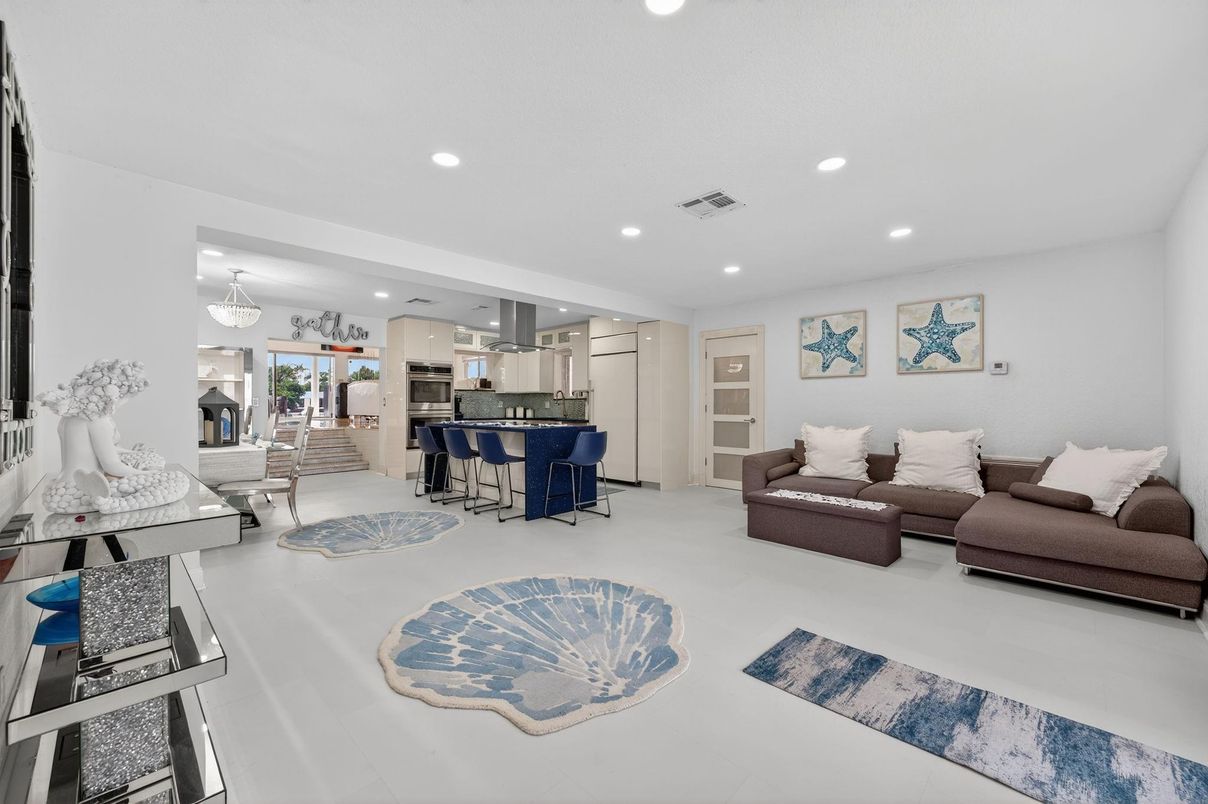 Chandelier, Interior, Kitchen, Living room, Recessed Lighting, Stainless Steel Appliances