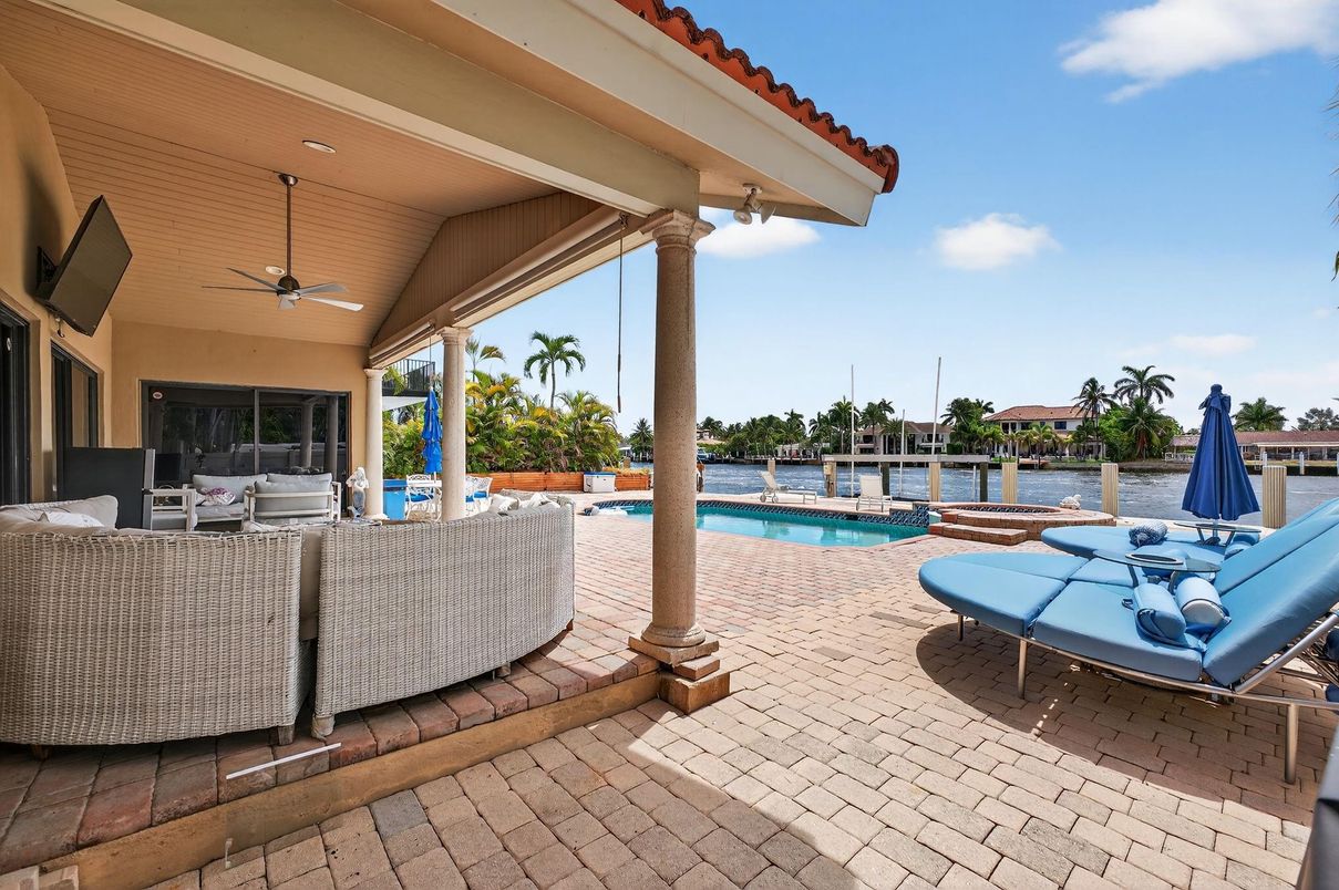 Exterior, Pool, Water
