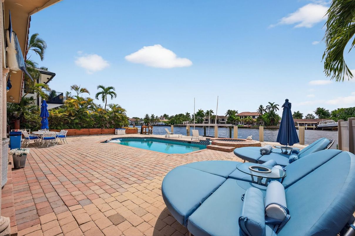 Exterior, Pool, Water