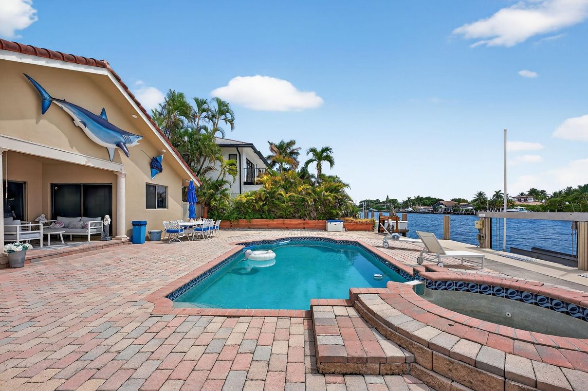 Exterior, Pool, Water