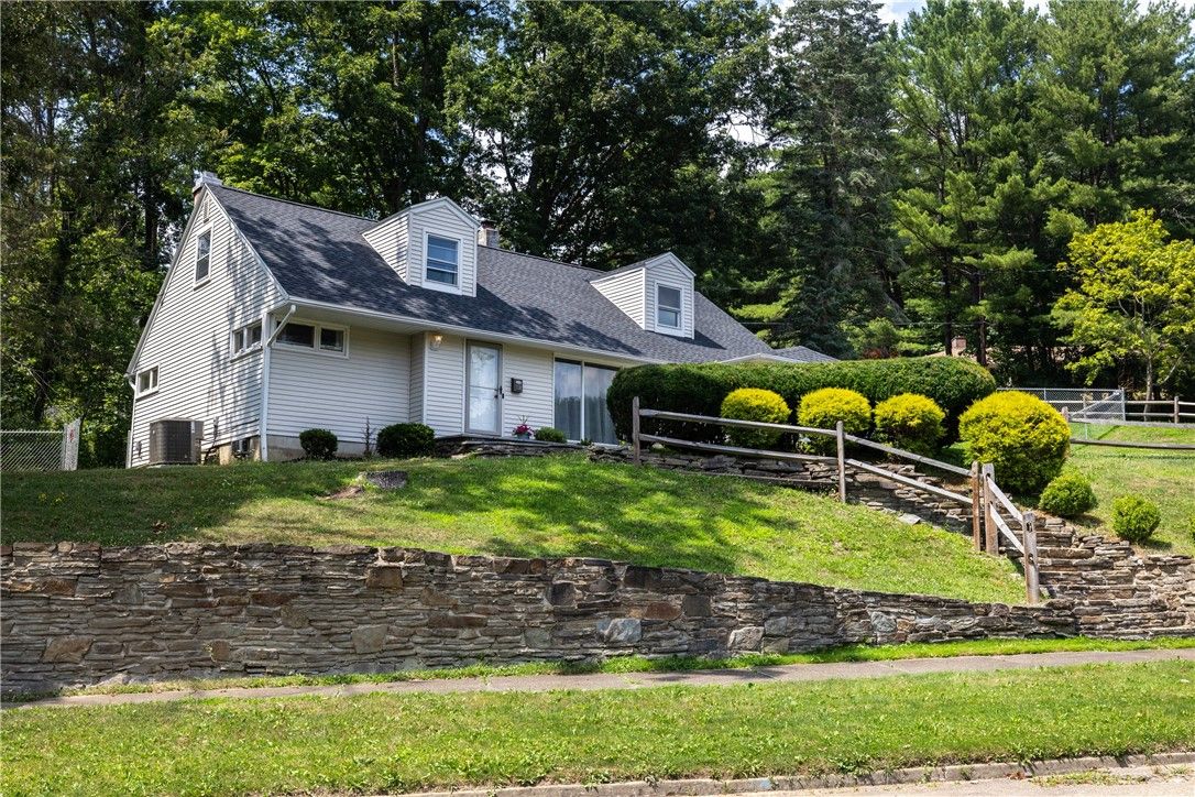 Backyard, Exterior, Facade, Cape Cod