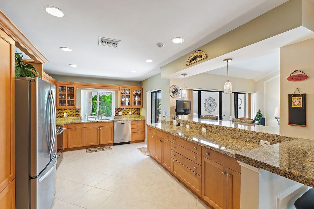 Interior, Kitchen, Pendant Lights, Recessed Lighting, Stainless Steel Appliances