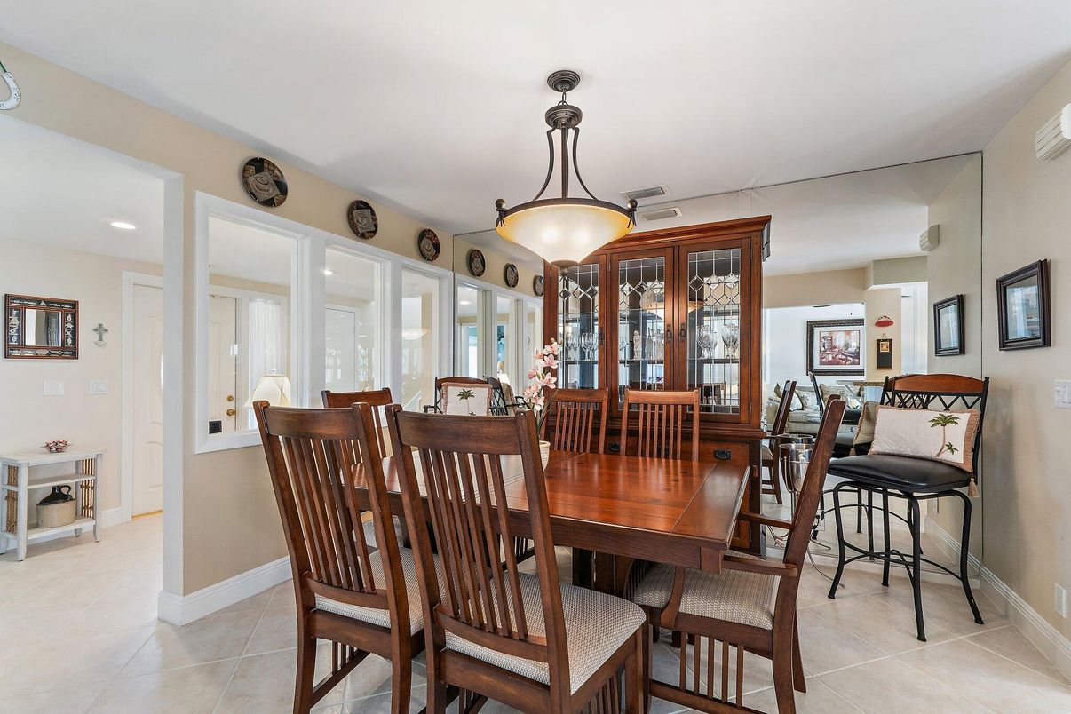 Dining room, Interior, Recessed Lighting