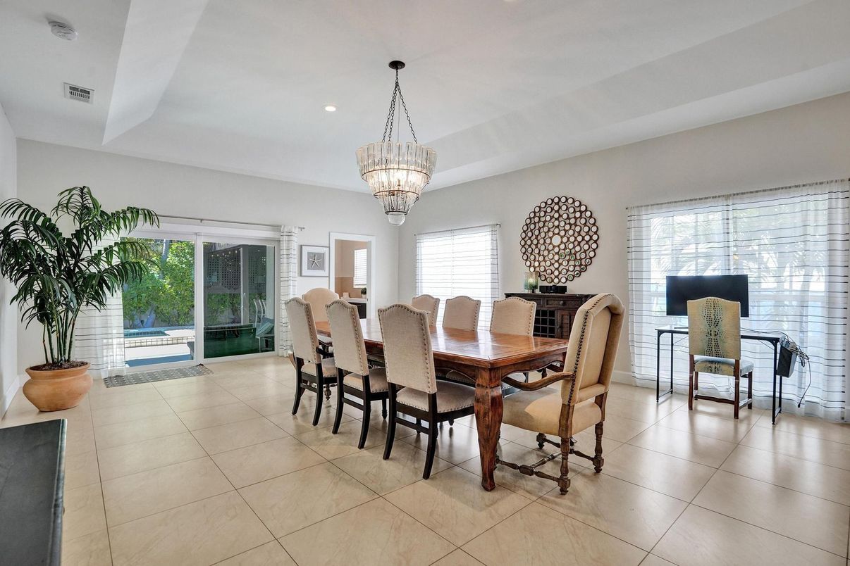 Chandelier, Dining room, Interior, Recessed Lighting