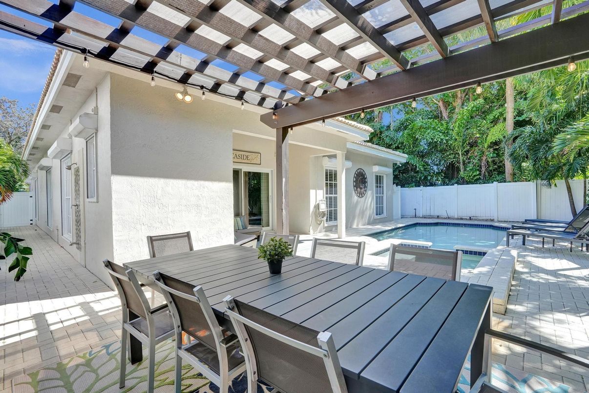 Exterior, Pool