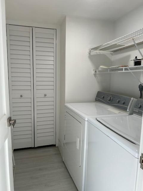 Interior, Utility Closets, Washer, Wood Texture Flooring