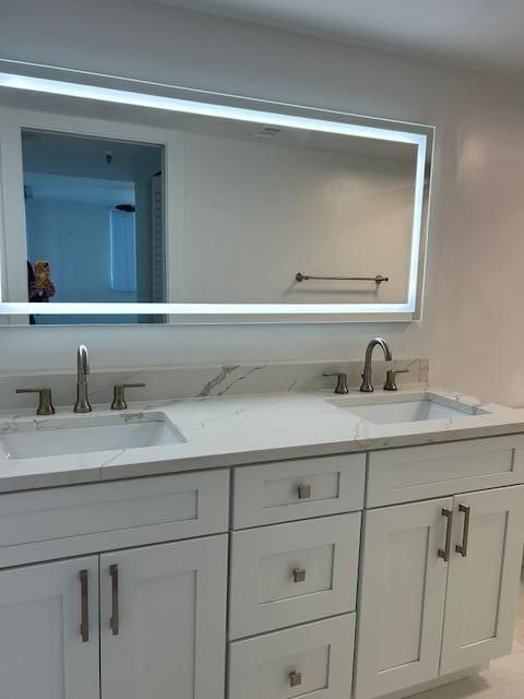 Bathroom, Dual Sink Vanities, Interior