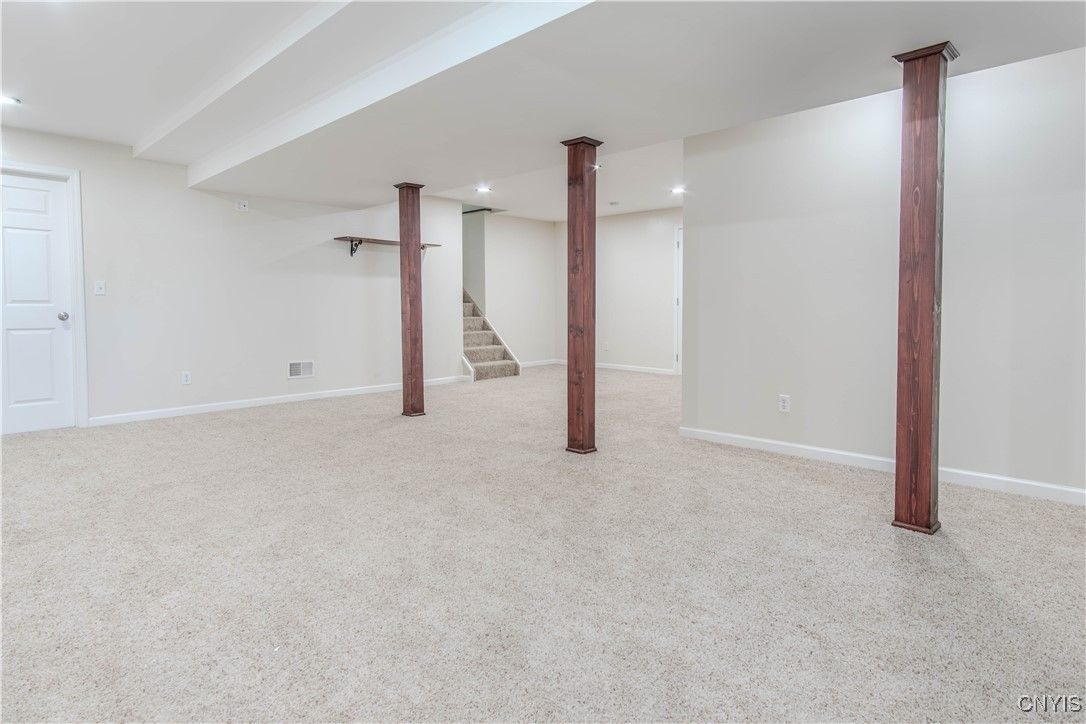 Empty room, Interior, Recessed Lighting