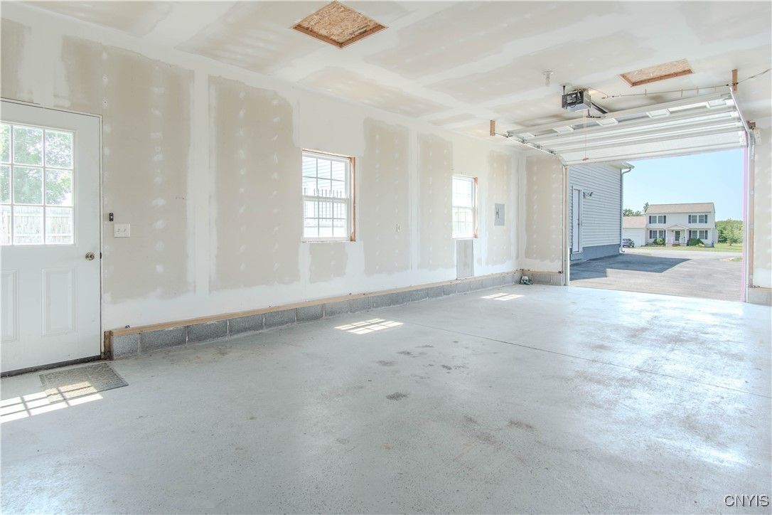 Empty room, Garage, Interior