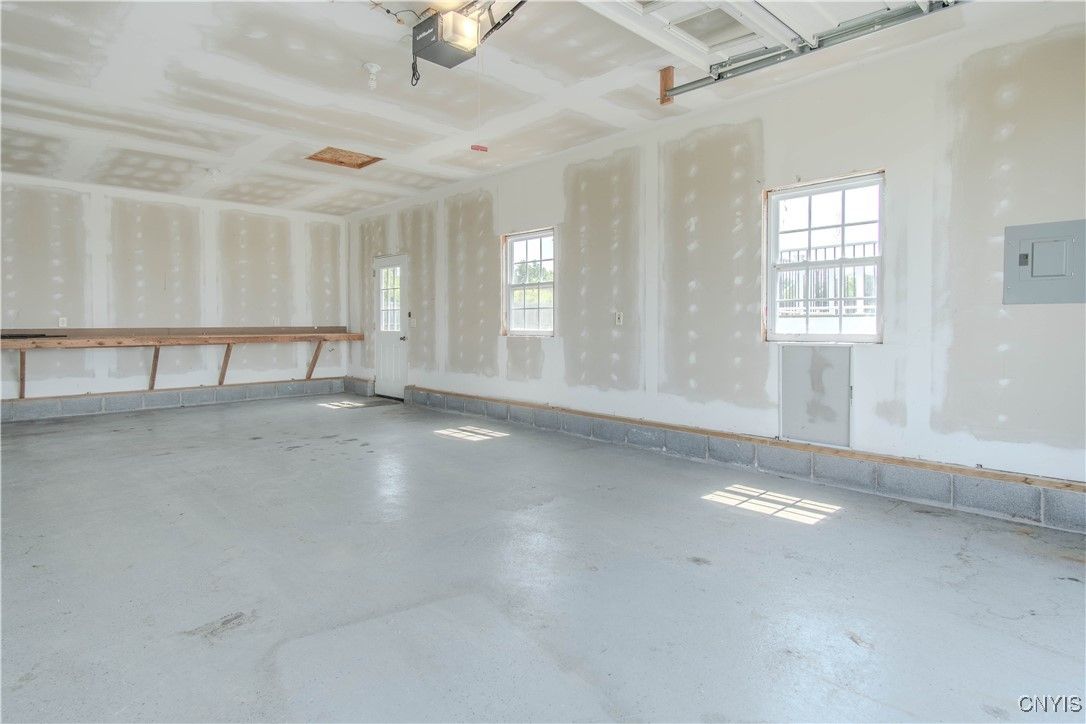 Empty room, Garage, Interior