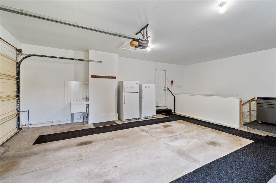 Garage, Interior