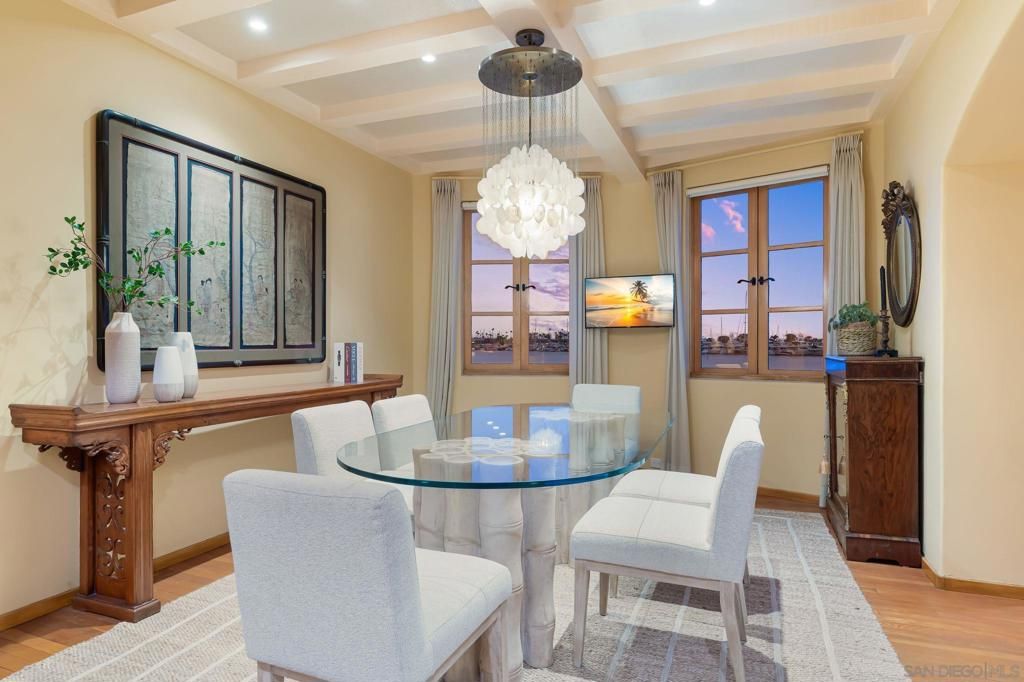 Chandelier, Dining room, Interior, Recessed Lighting, Wood Texture Flooring