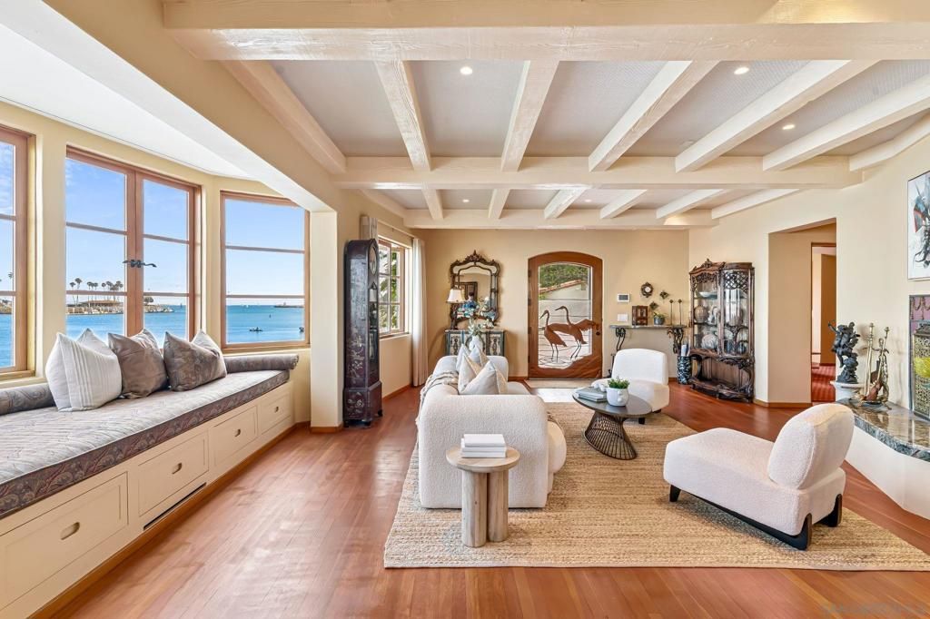 Interior, Living room, Recessed Lighting, Water, Wood Texture Flooring