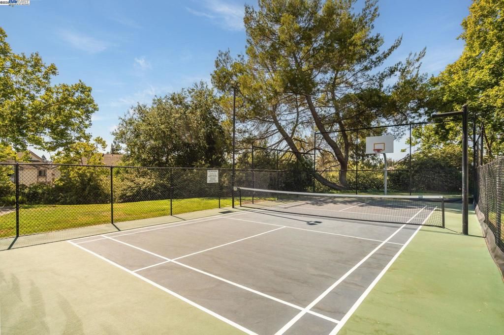 Exterior, Tennis Courts