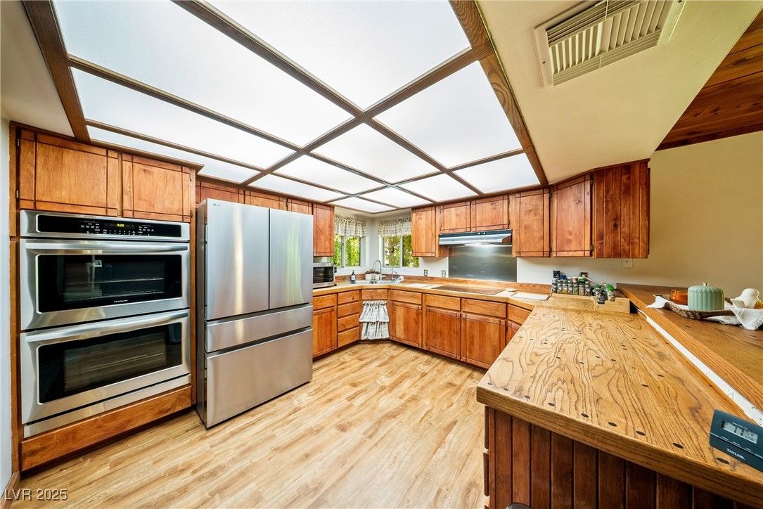 Interior, Kitchen, Stainless Steel Appliances, Wood Texture Flooring