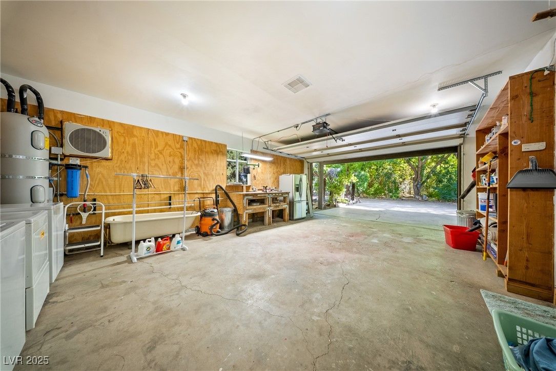 Garage, Interior