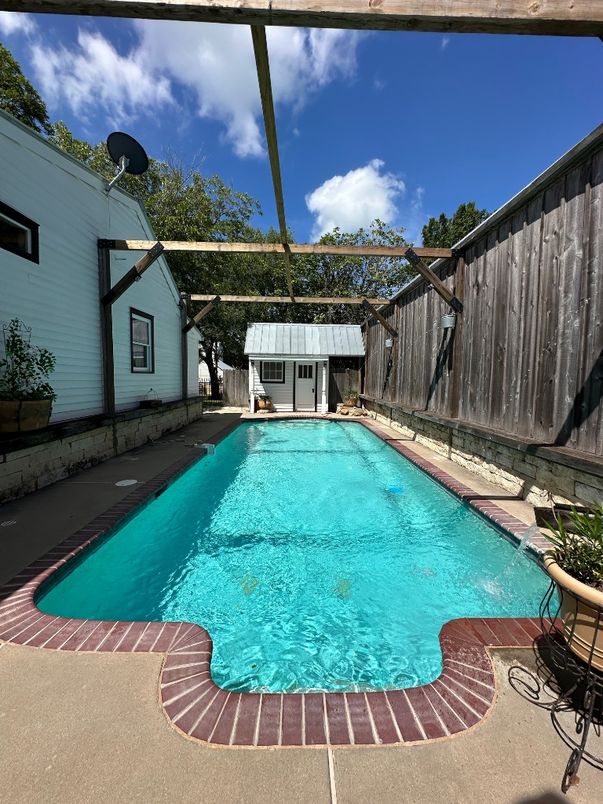 Exterior, Pool