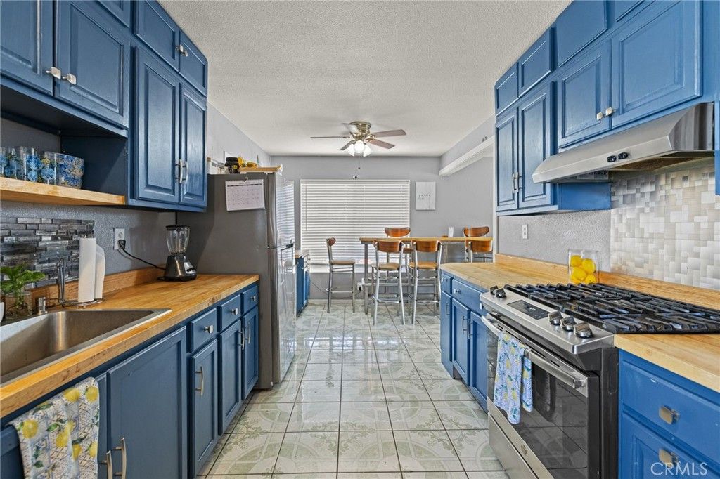 Dining room, Interior, Kitchen, Stainless Steel Appliances