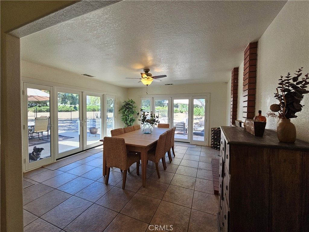 Dining room, Interior