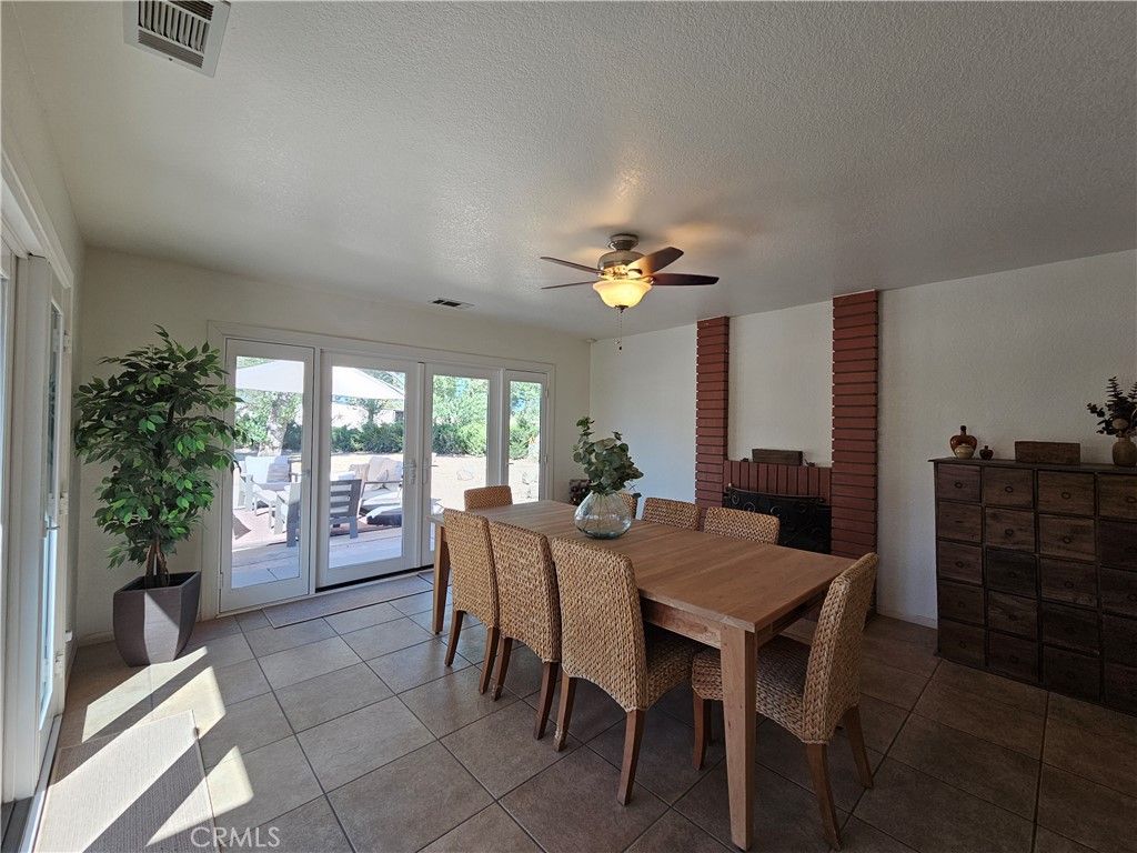Dining room, Interior