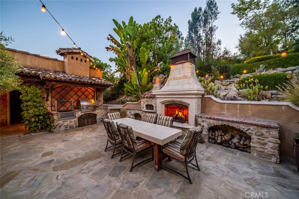 Exterior, Fireplace