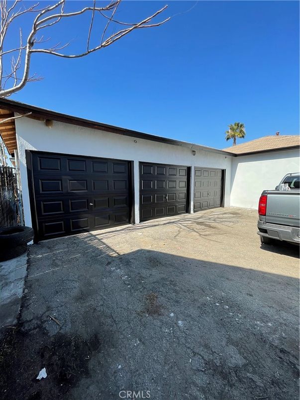Detached Garage, Exterior