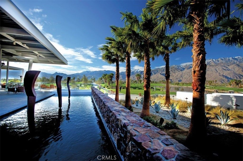 Exterior, Pool, Water