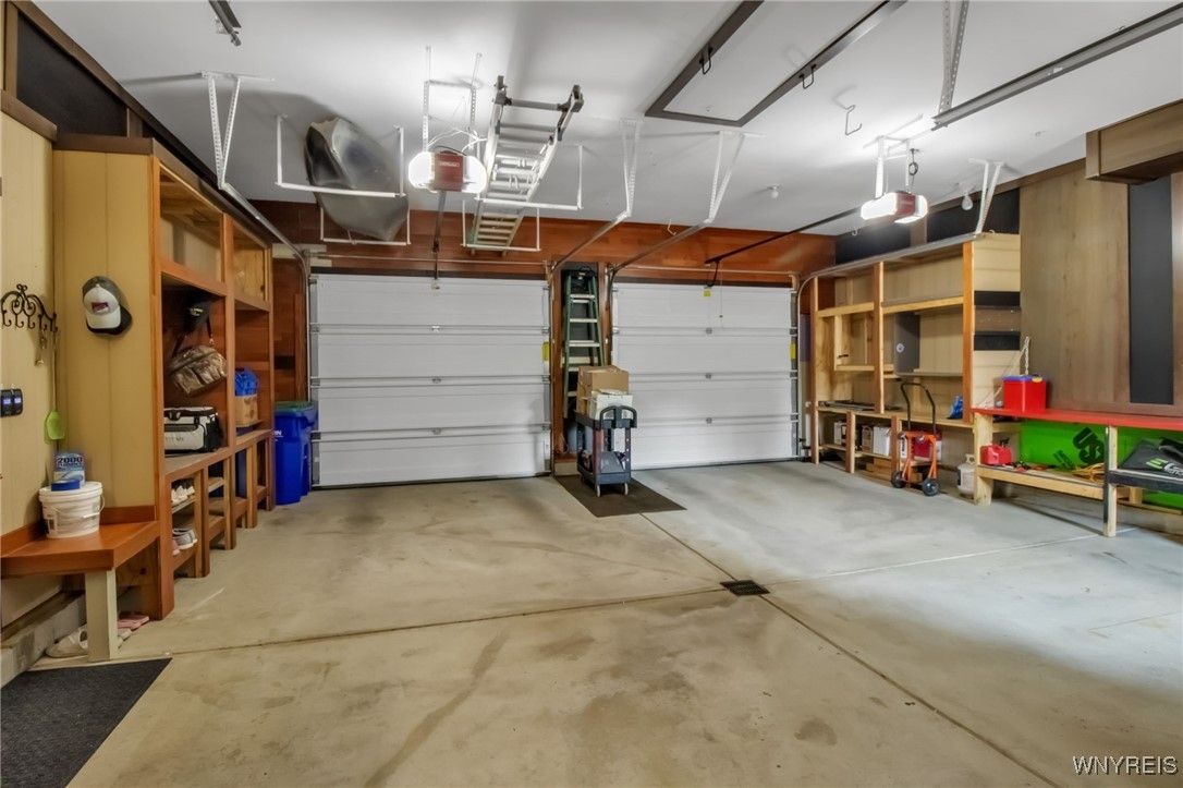 Garage, Interior