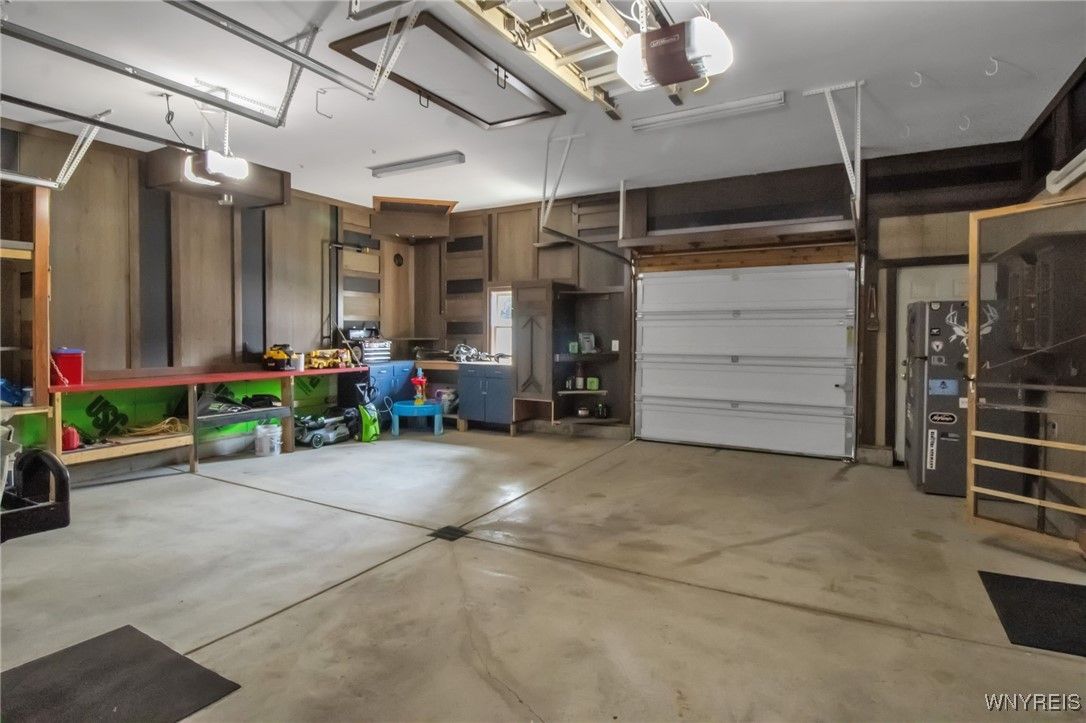 Garage, Interior