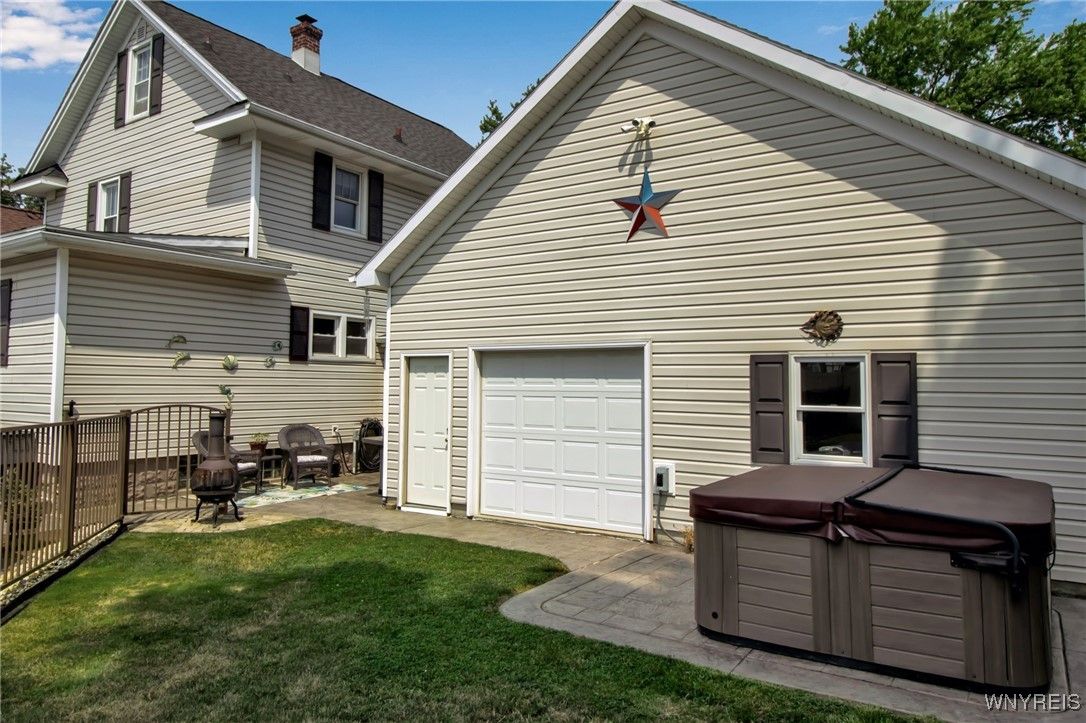 Exterior, Hot Tub