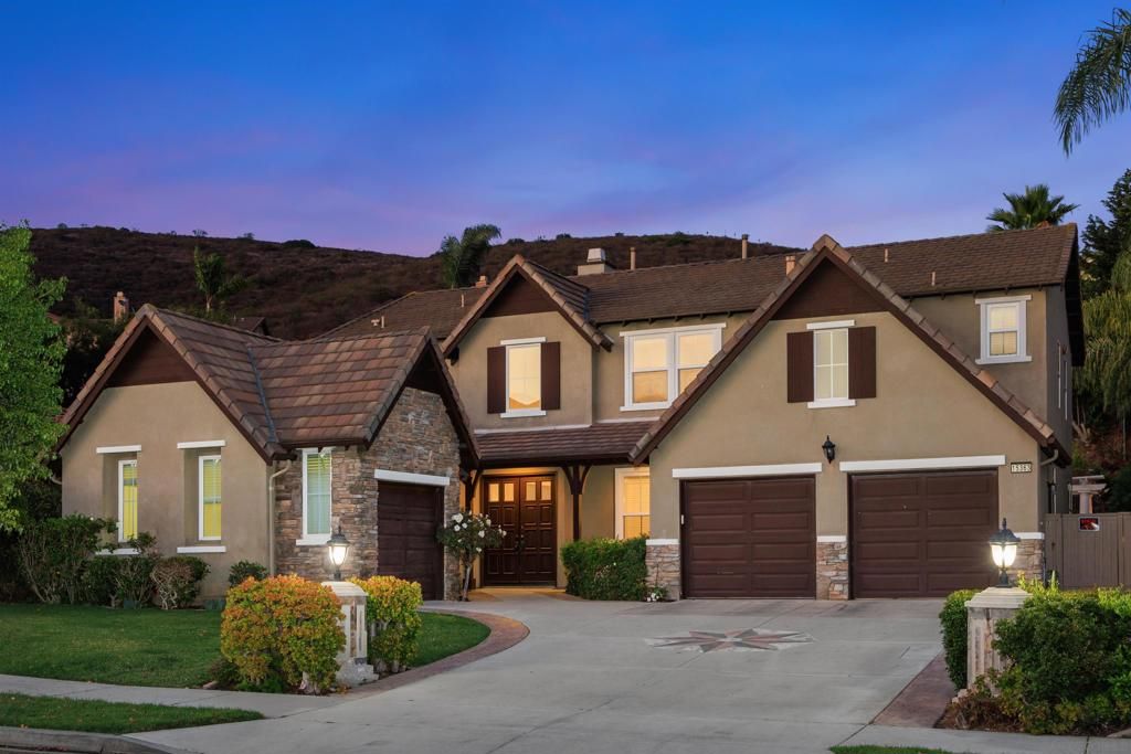 Attached, Exterior, Facade, Tudor Revival