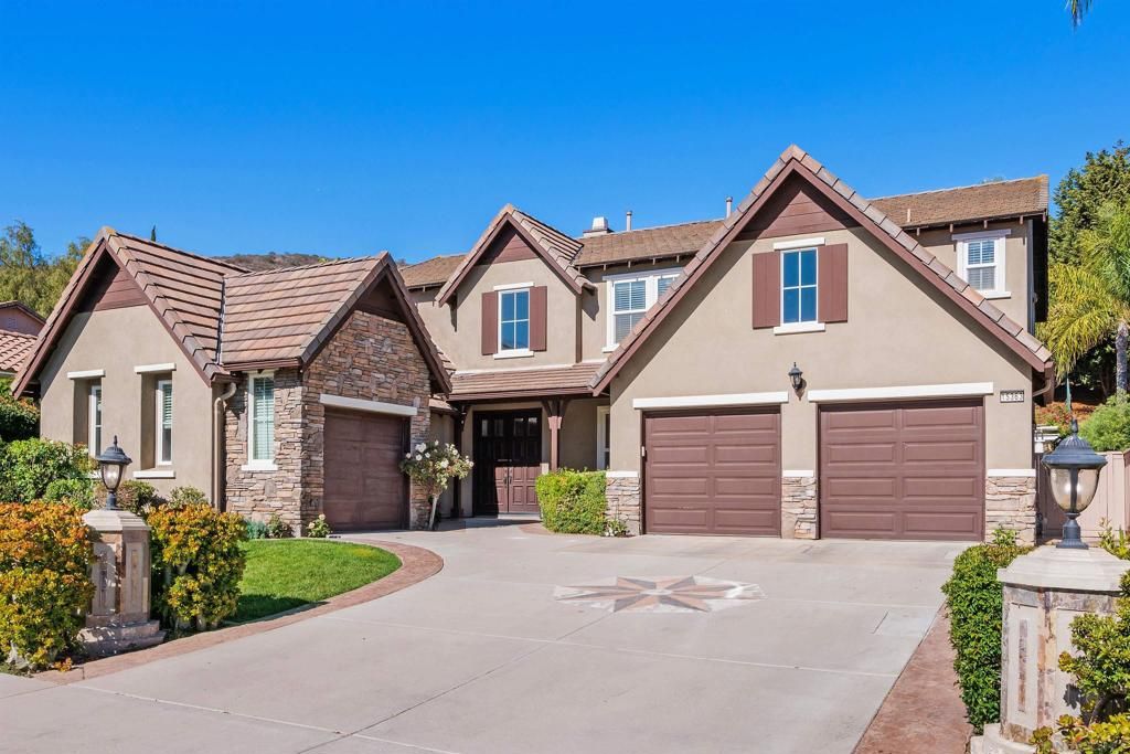 Attached, Exterior, Facade, Tudor Revival