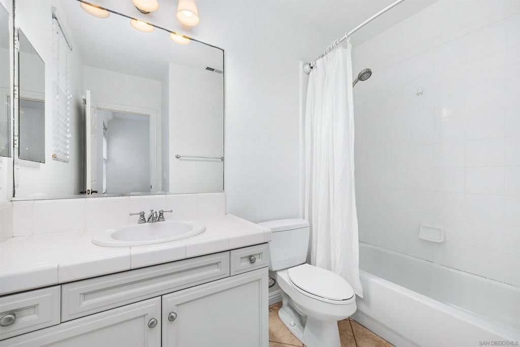 Bathroom, Interior, Tile Countertops