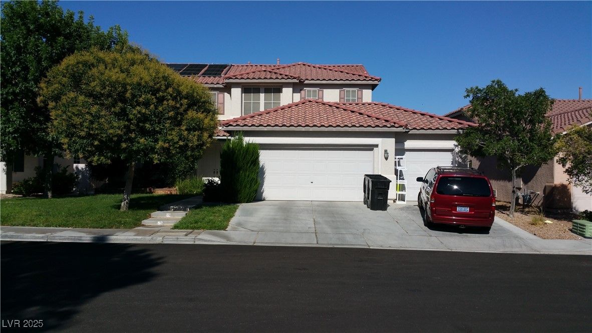 Attached, Exterior, Facade, Solar Panels, Mediterranean