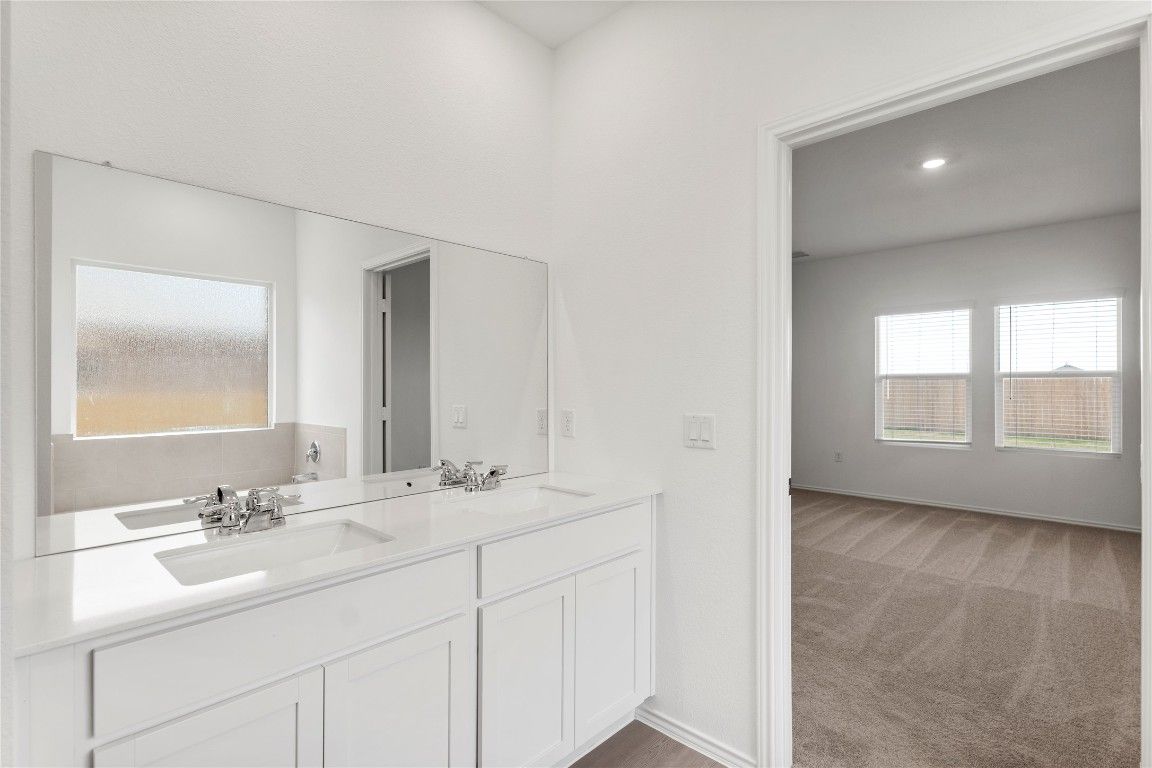Bathroom, Dual Sink Vanities, Interior, Recessed Lighting
