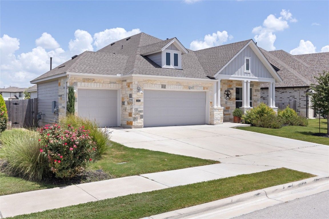 Attached, Exterior, Facade, Ranch