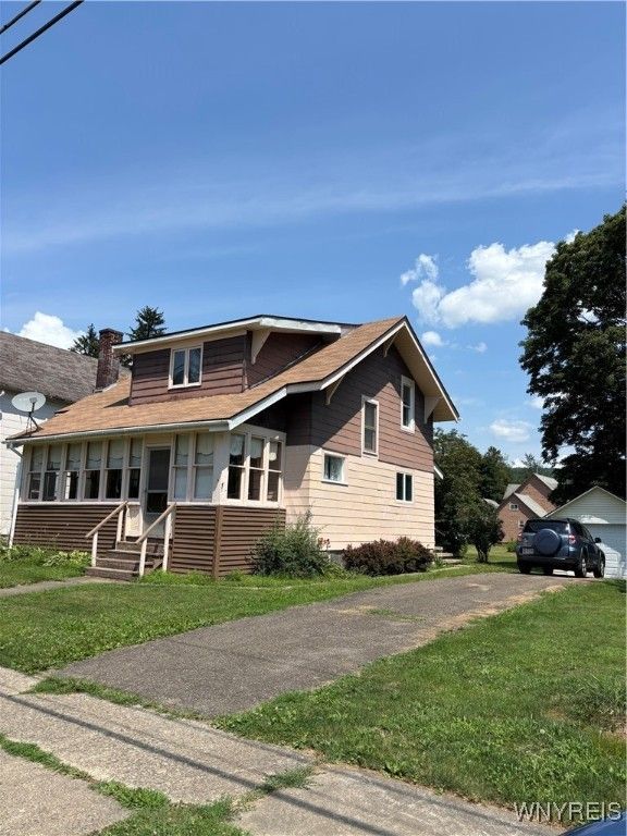 Exterior, Facade, American Craftsman