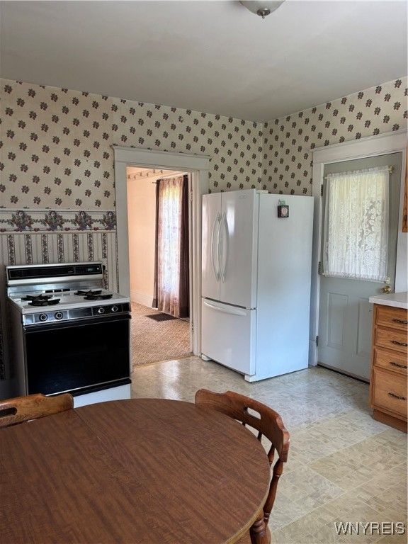 Dining room, Interior, Kitchen, Stainless Steel Appliances
