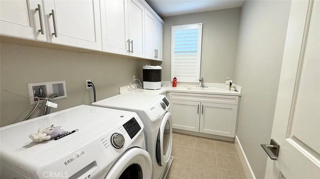 Interior, Washer