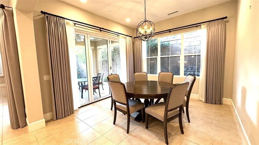 Dining room, Interior, Pendant Lights, Recessed Lighting