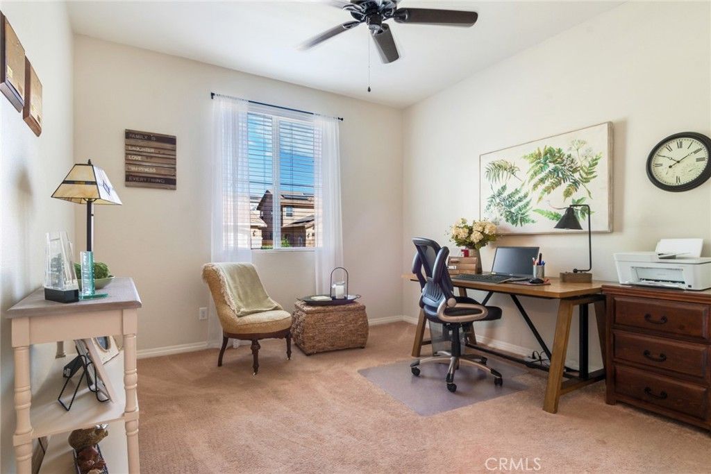 Home Office, Interior