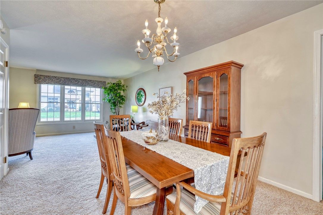 Chandelier, Dining room, Interior