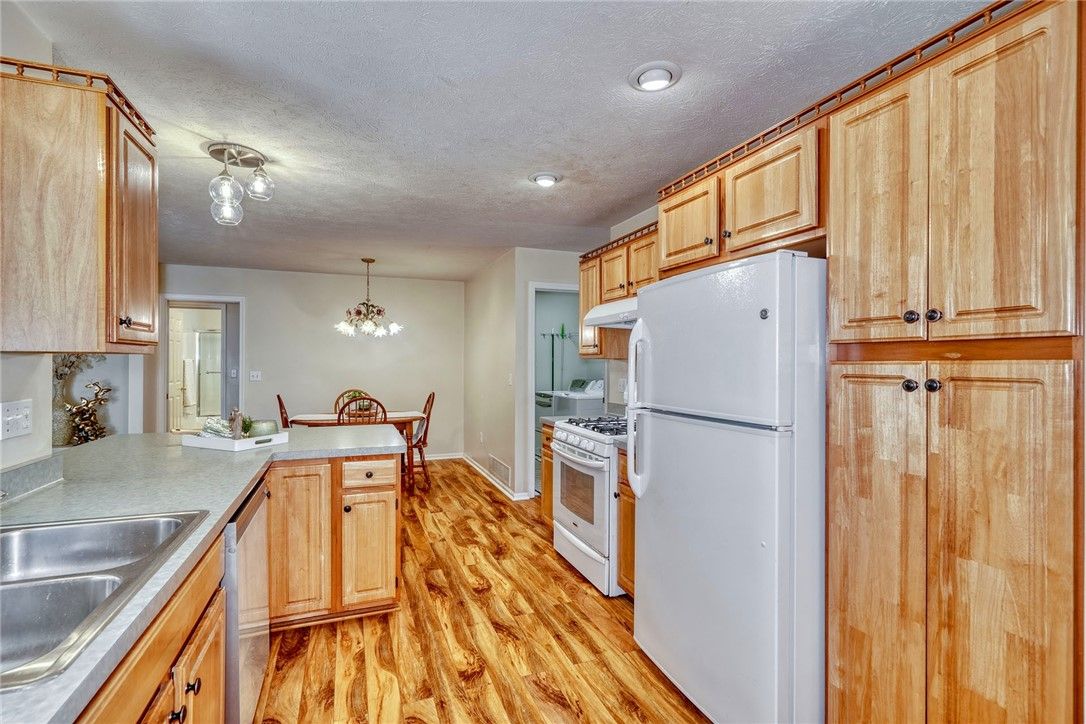 Dining room, Interior, Kitchen, Recessed Lighting, Wood Texture Flooring