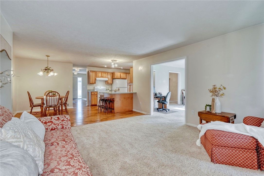 Chandelier, Dining room, Interior, Kitchen, Wood Texture Flooring